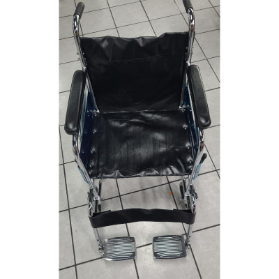 Silla de ruedas con 3 ajustes de altura en apoya pies MARCA ABM MEDICAL CARE